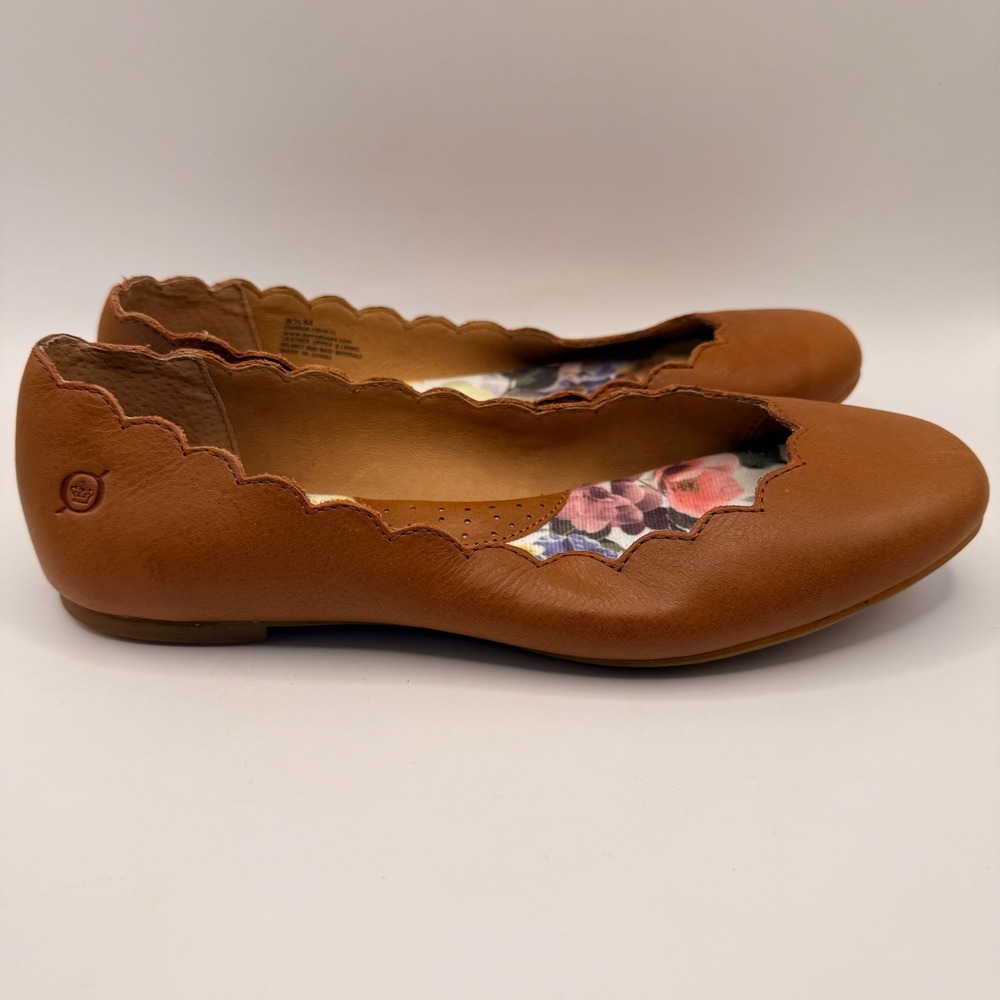 Born Allie Scalloped Leather Ballet Flats Tan Brown Floral Insole Size 8.5